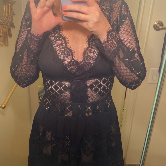 Gorgeous black cream lace dress - Picture 9 of 15